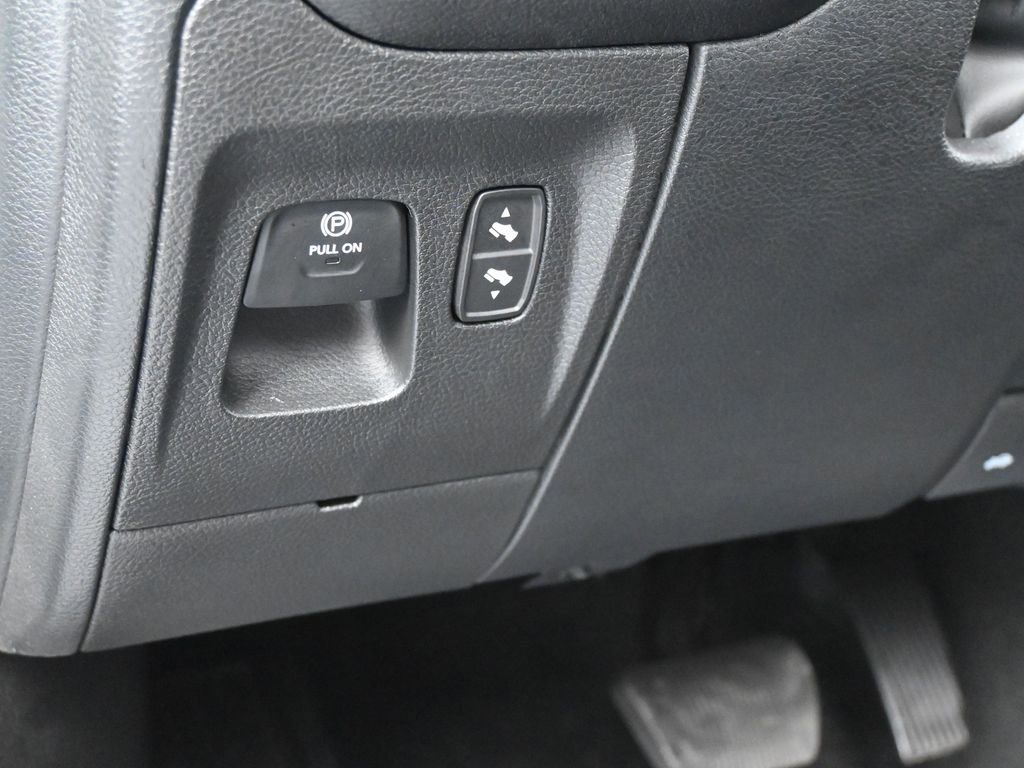 Used 2025 RAM 1500 Laramie image 16