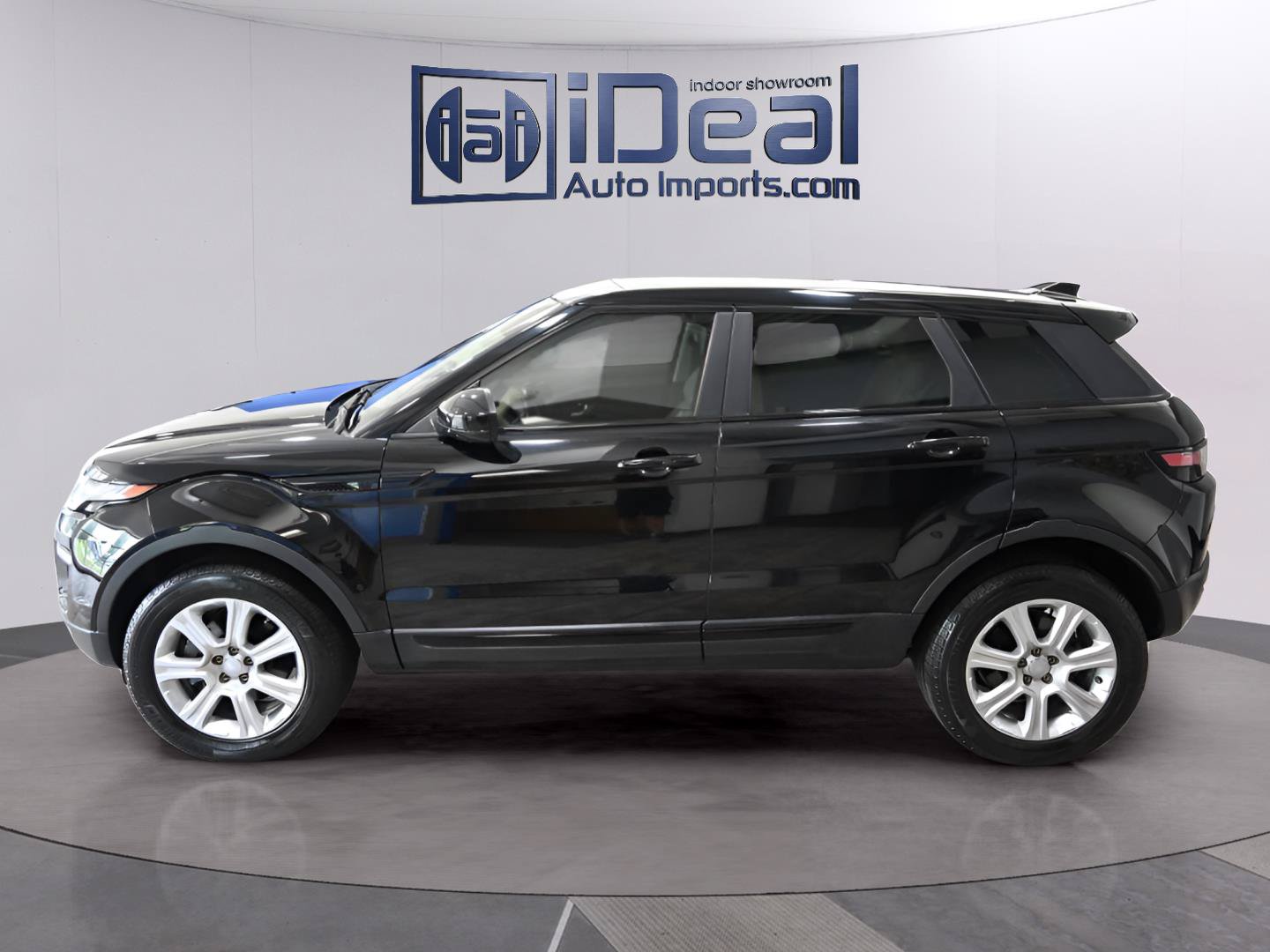 Used 2018 Land Rover Range Rover Evoque SE Premium AWD/4WD image 2