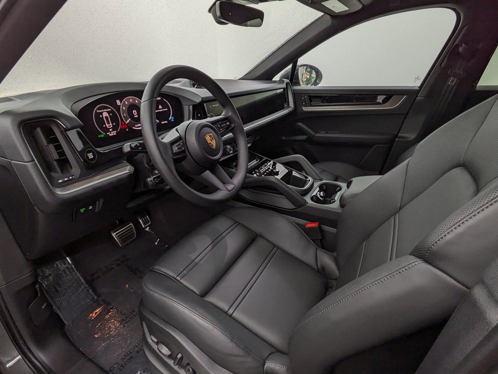 Used 2025 Porsche Cayenne S image 4