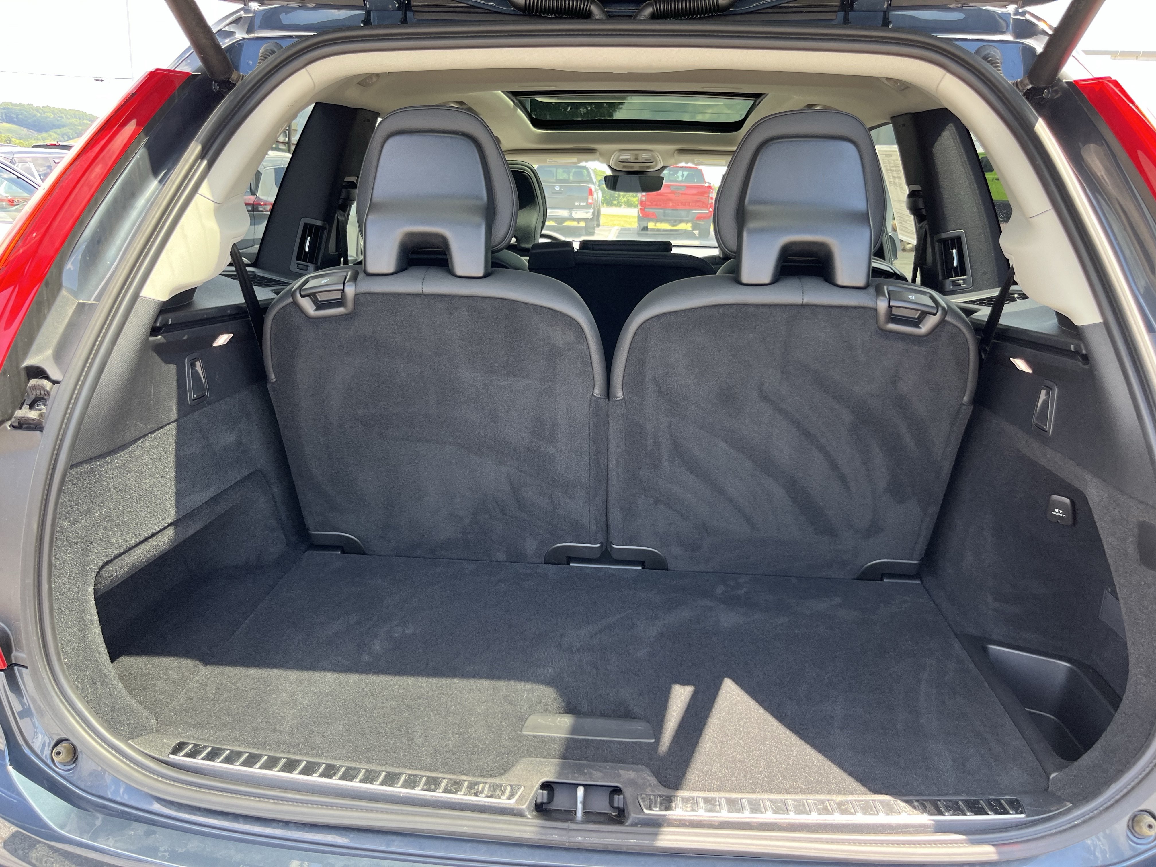 Used 2023 Volvo XC90 B6 Plus AWD/4WD image 8