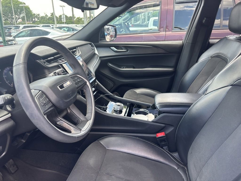 Used 2023 Jeep Grand Cherokee L Laredo RWD image 2