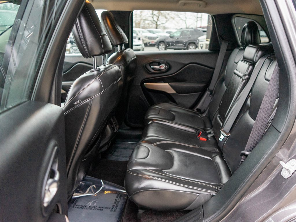 Used 2018 Jeep Cherokee Limited image 12