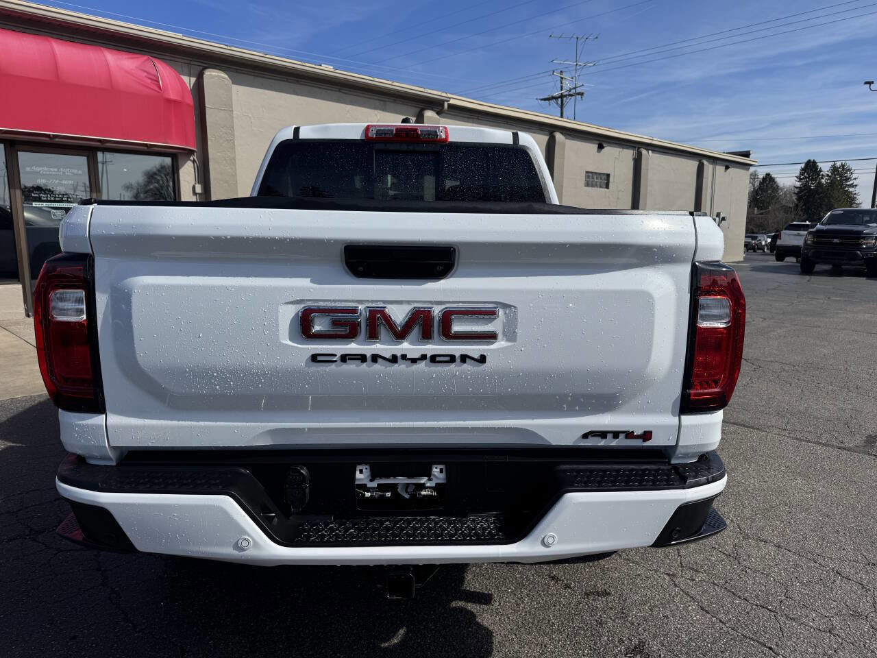 Used 2024 GMC Canyon AT4 w/ Technology Package AWD/4WD image 5