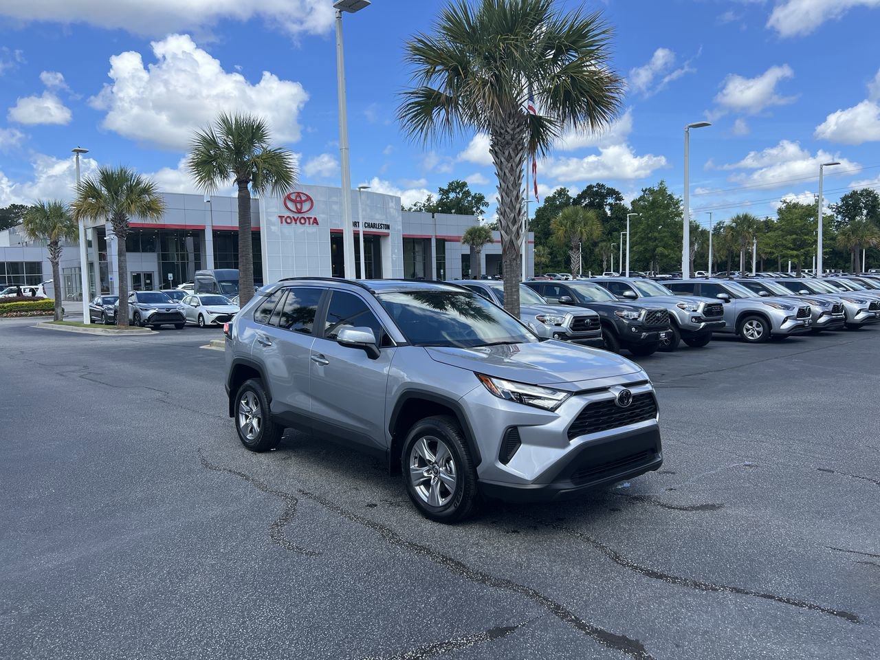 Used 2025 Toyota RAV4 XLE w/ Convenience Package FWD image 2