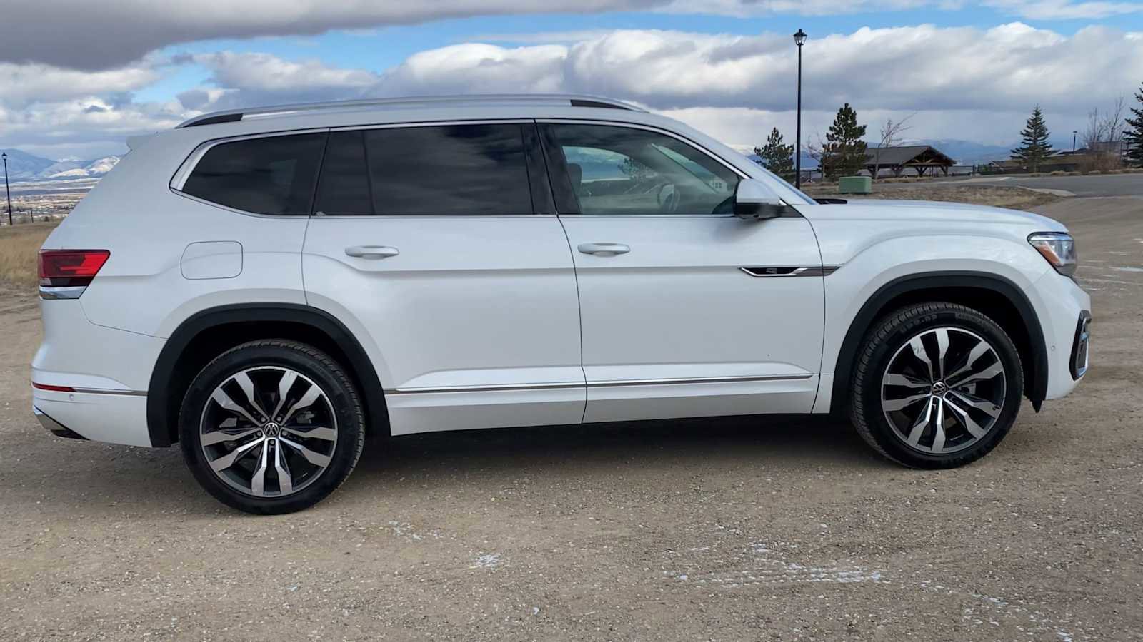 Used 2023 Volkswagen Atlas SEL Premium image 9