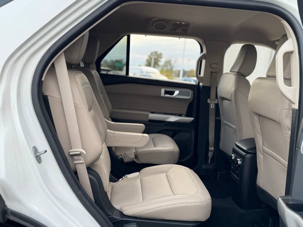 Used 2022 Ford Explorer Limited w/ Equipment Group 301A image 29