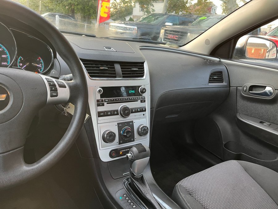 Used 2010 Chevrolet Malibu LT w/ Power Convenience Package FWD image 18