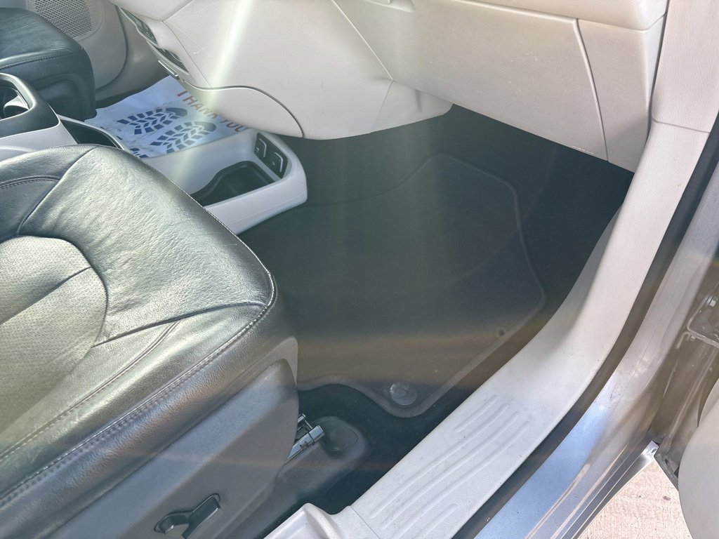 Used 2018 Chrysler Pacifica Touring-L Plus w/ Advanced Safetytec Group image 29