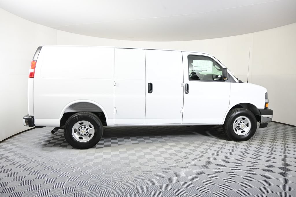 New 2026 Chevrolet Express 3500 w/ Driver Convenience Package RWD image 7