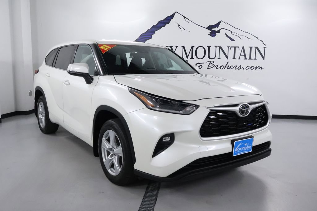 Used 2021 Toyota Highlander LE