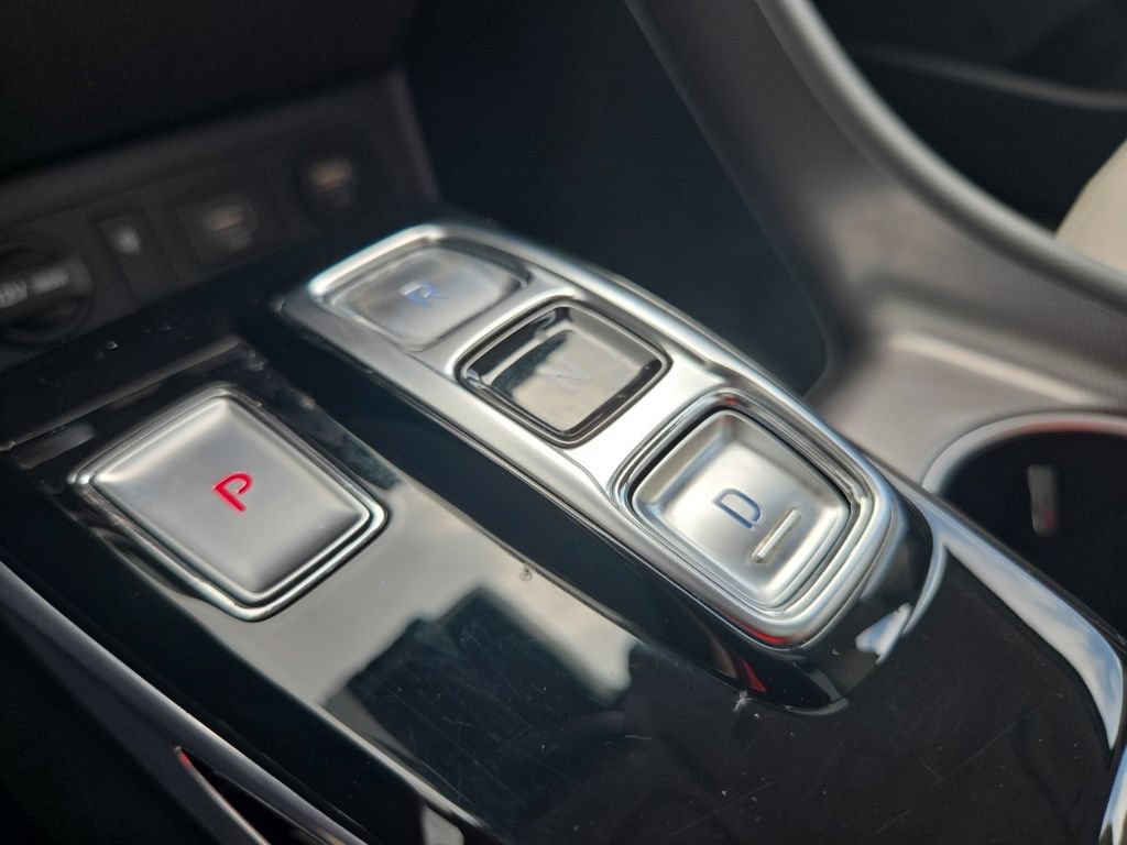 Used 2023 Hyundai Sonata Limited w/ Preferred Accessory Package FWD image 30
