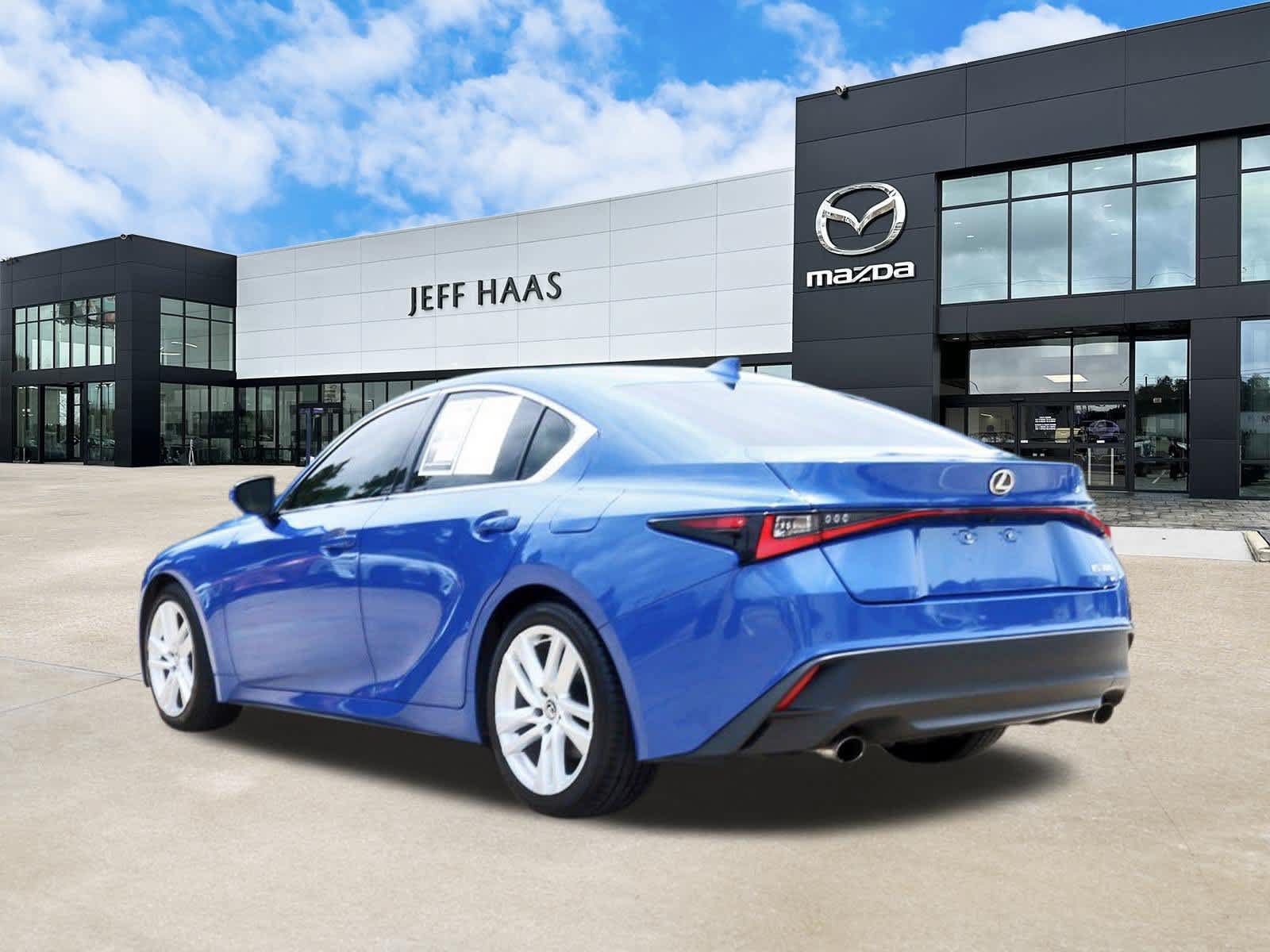 Used 2024 Lexus IS 300 w/ Comfort Package RWD image 2