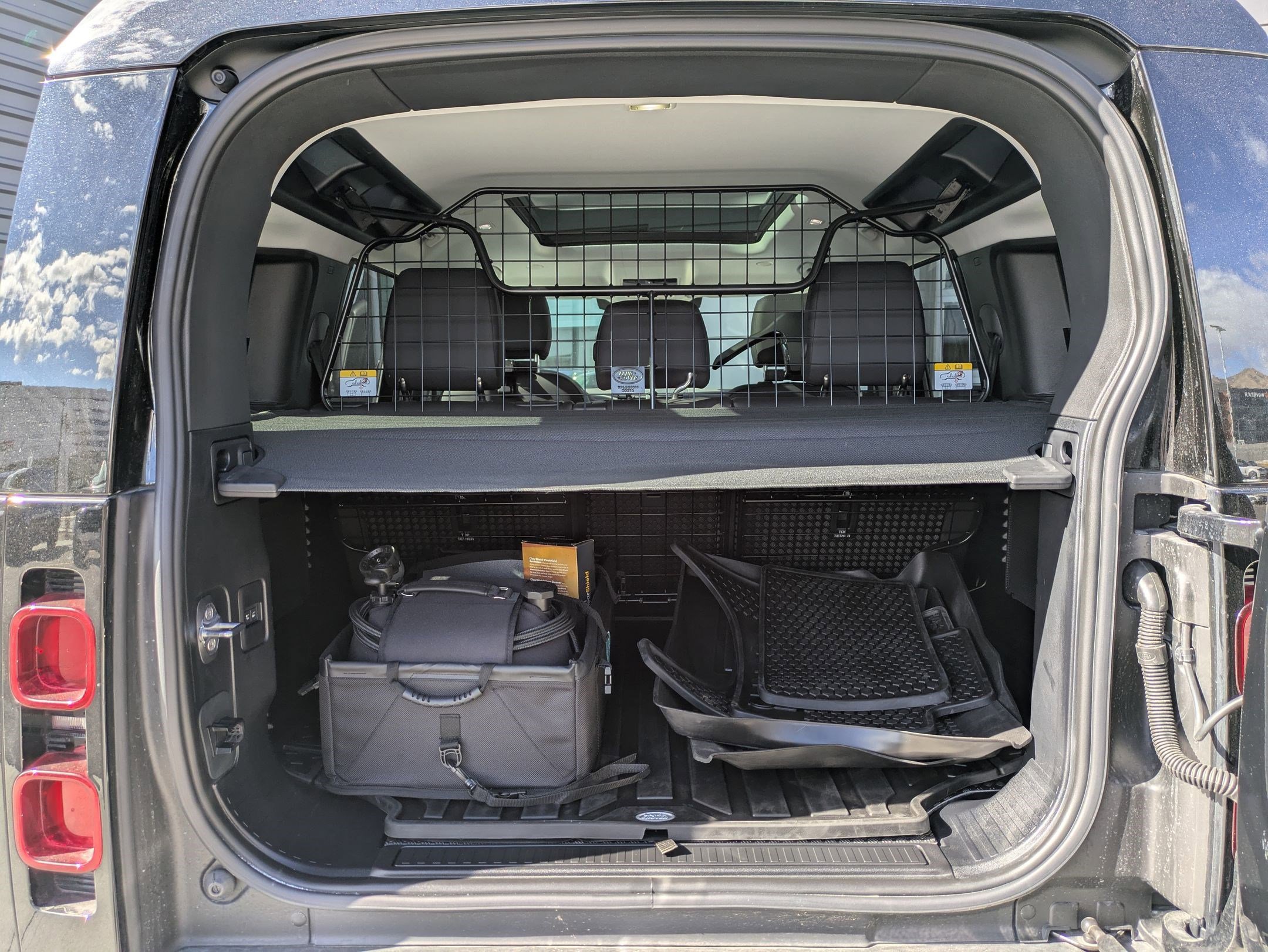 Certified 2025 Land Rover Defender 110 S image 27