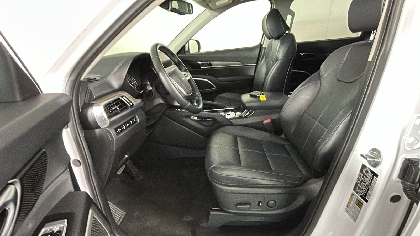 Used 2022 Kia Telluride EX FWD image 13