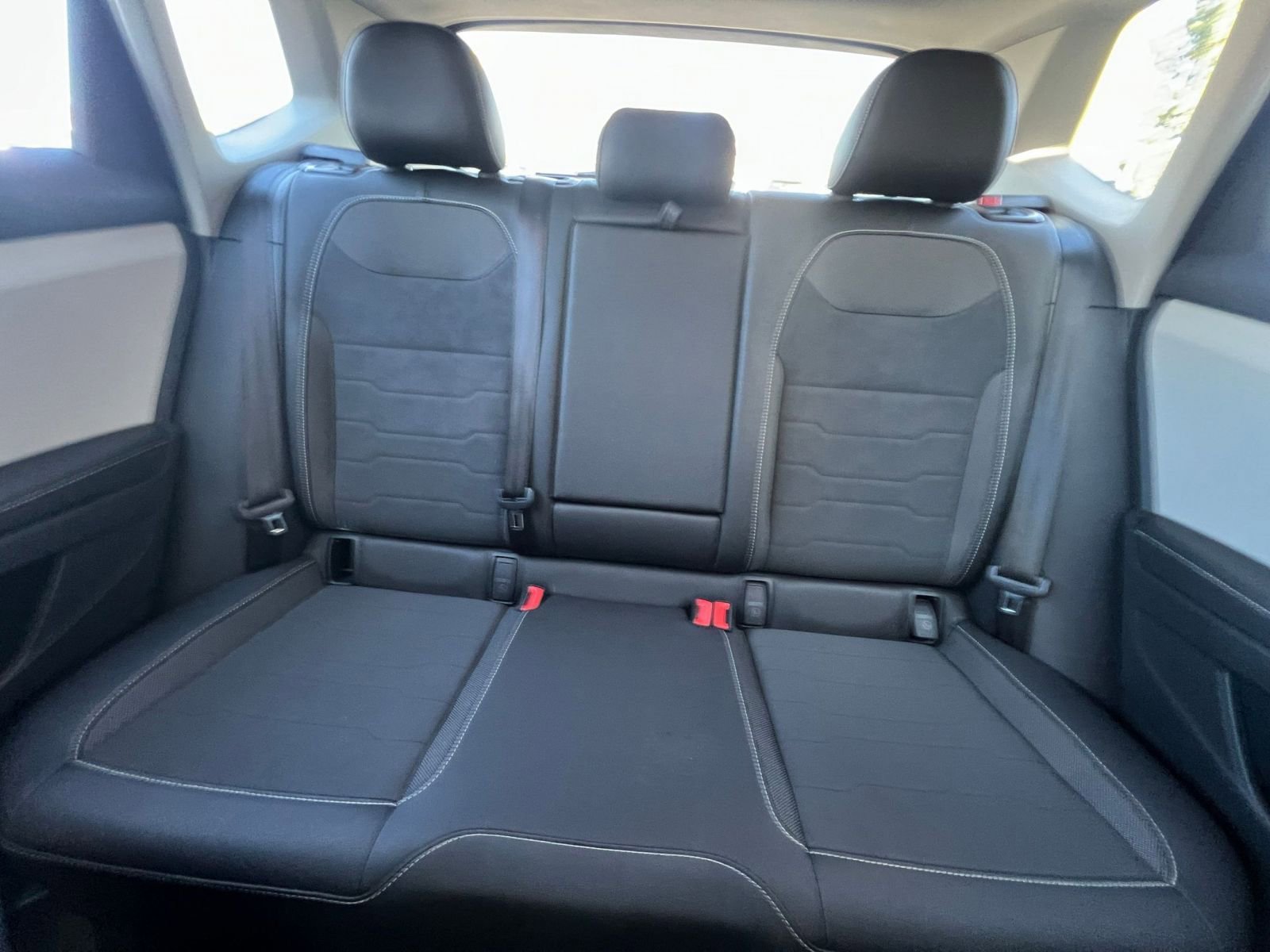 Used 2025 Volkswagen Taos SE image 39