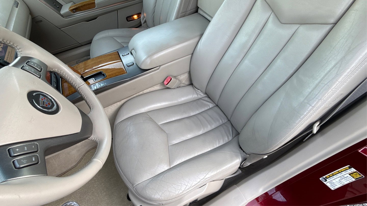Used 2006 Cadillac XLR image 12