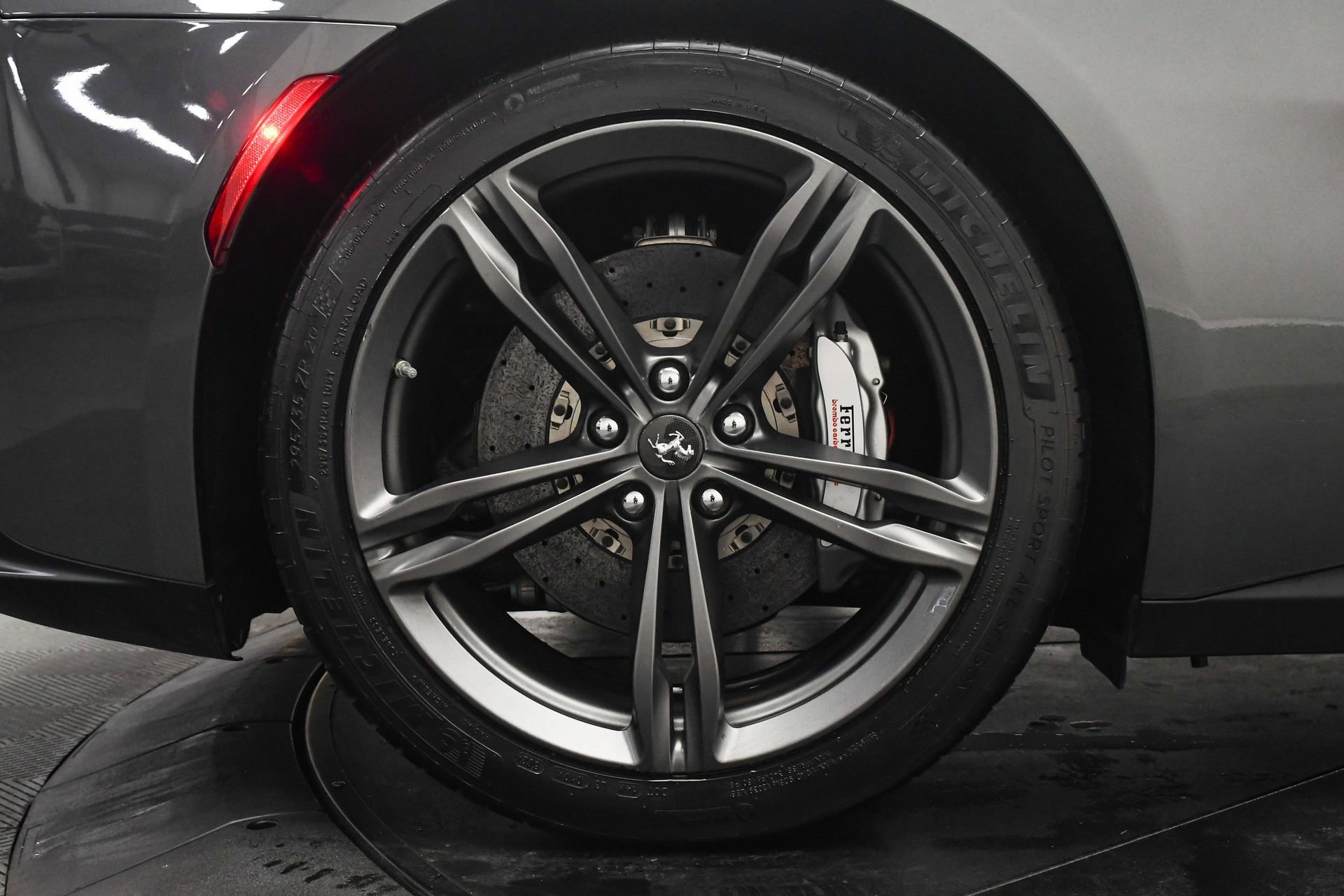 Used 2018 Ferrari GTC4Lusso image 37