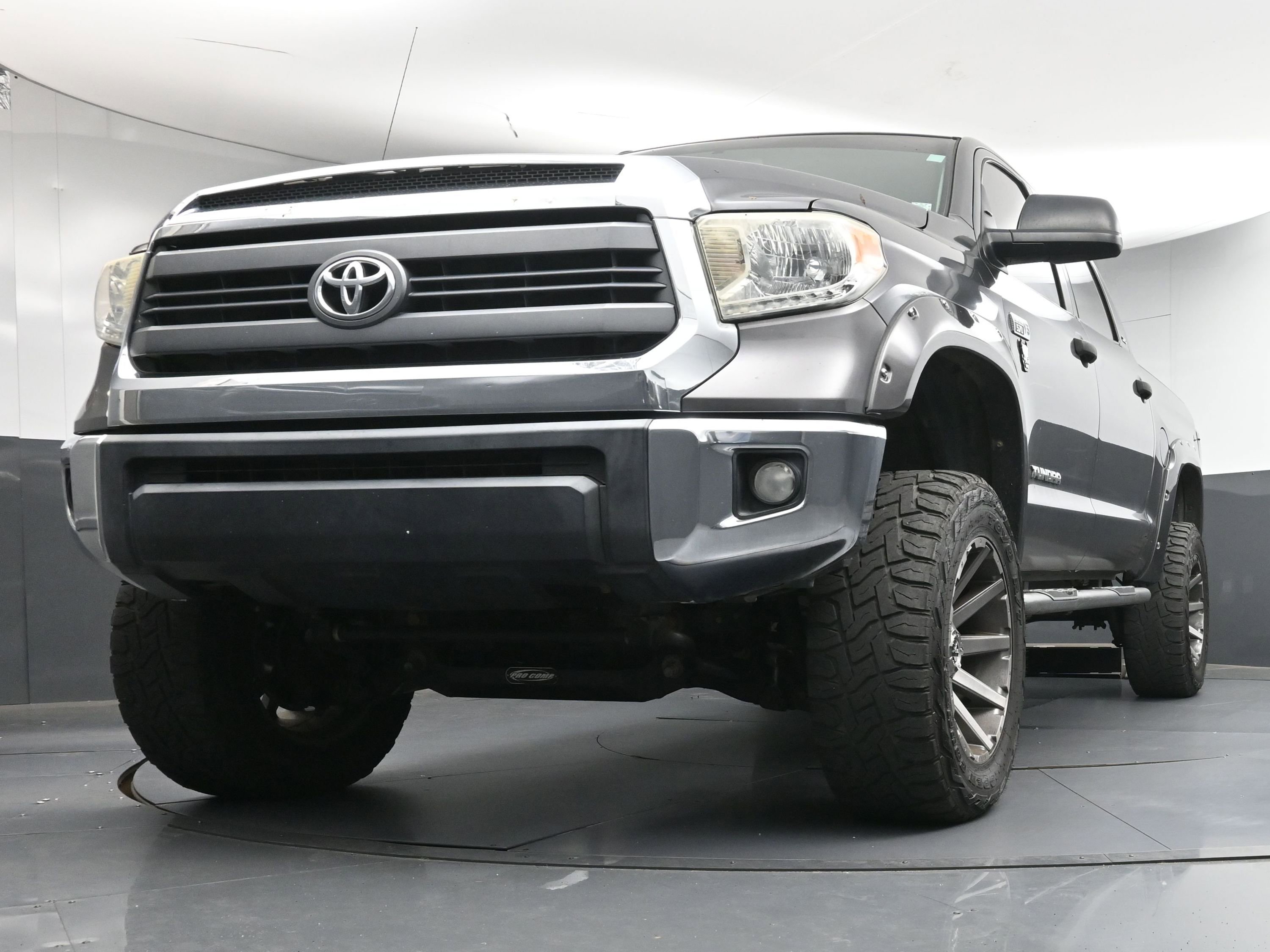 Used 2014 Toyota Tundra SR5 w/ SR5 Upgrade Package image 24
