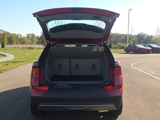 Used 2023 Chevrolet Bolt EUV Premier w/ Sun & Sound Package FWD image 9