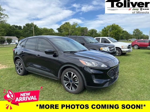 Used 2022 Ford Escape SE w/ SE Sport Appearance Package FWD image 1
