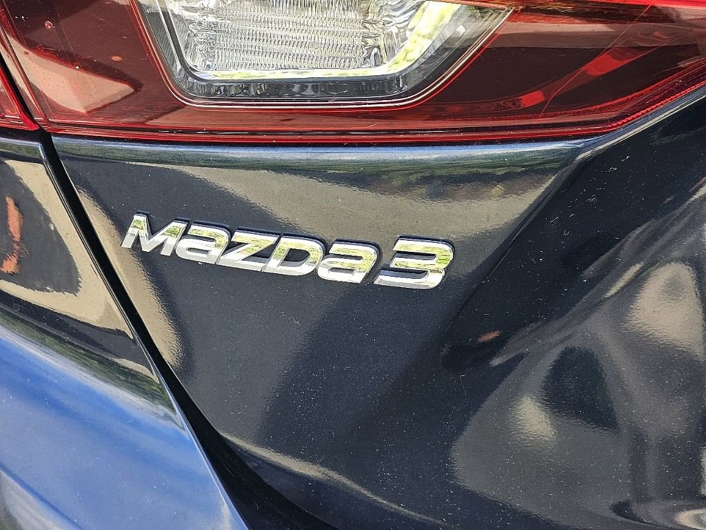 Used 2014 MAZDA MAZDA3 i Touring w/ Technology Package image 10