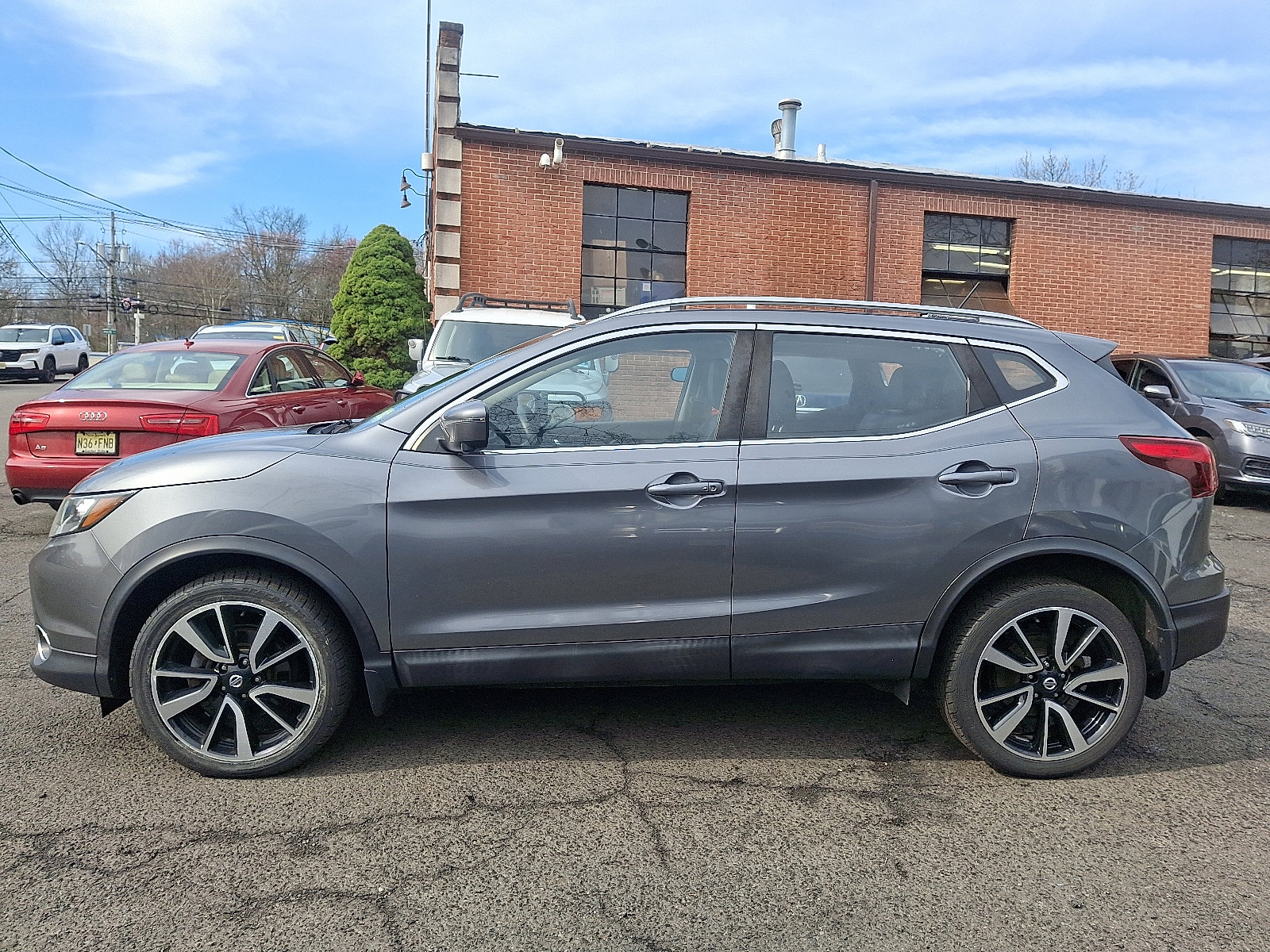 Used 2018 Nissan Rogue Sport SL w/ SL Premium Package image 10