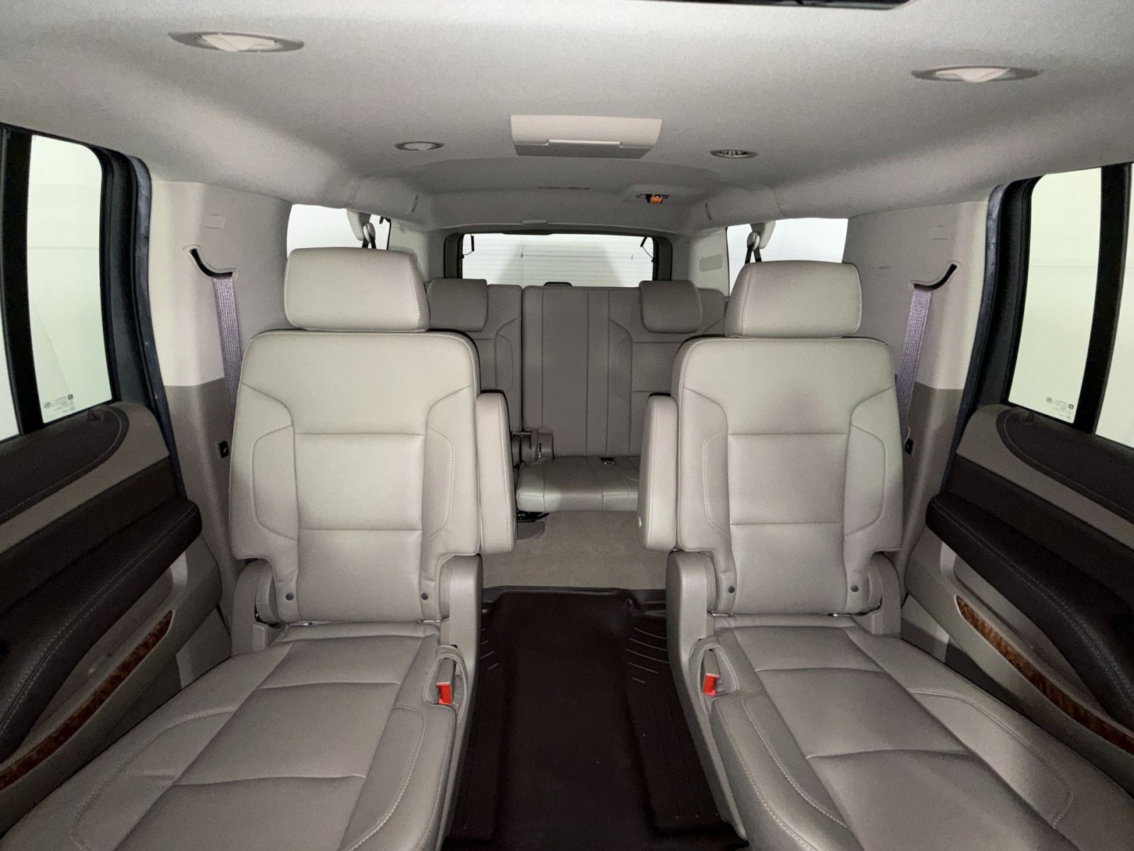 Used 2020 Chevrolet Suburban Premier AWD/4WD image 25