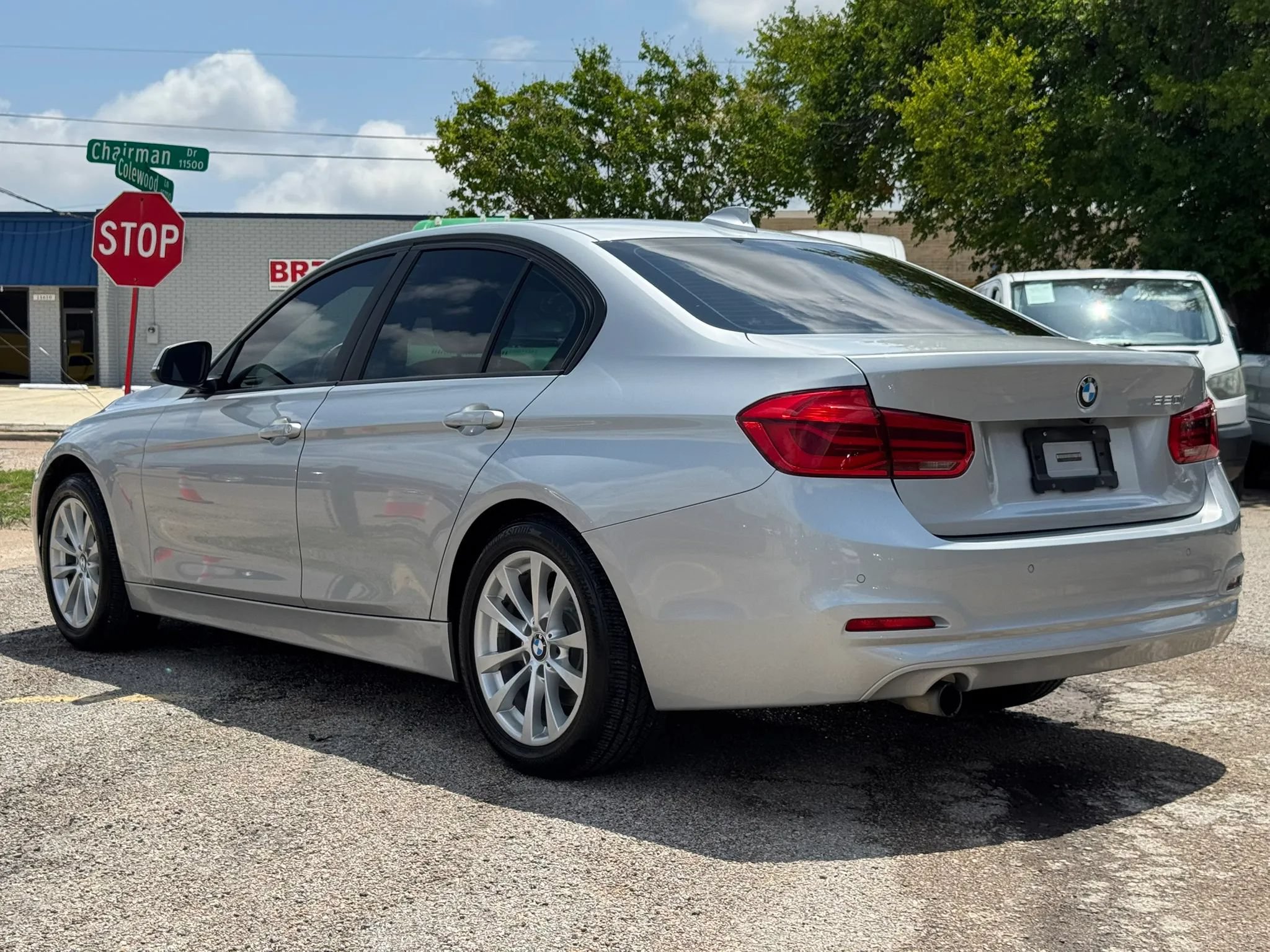 Used 2016 BMW 320i Sedan RWD image 3