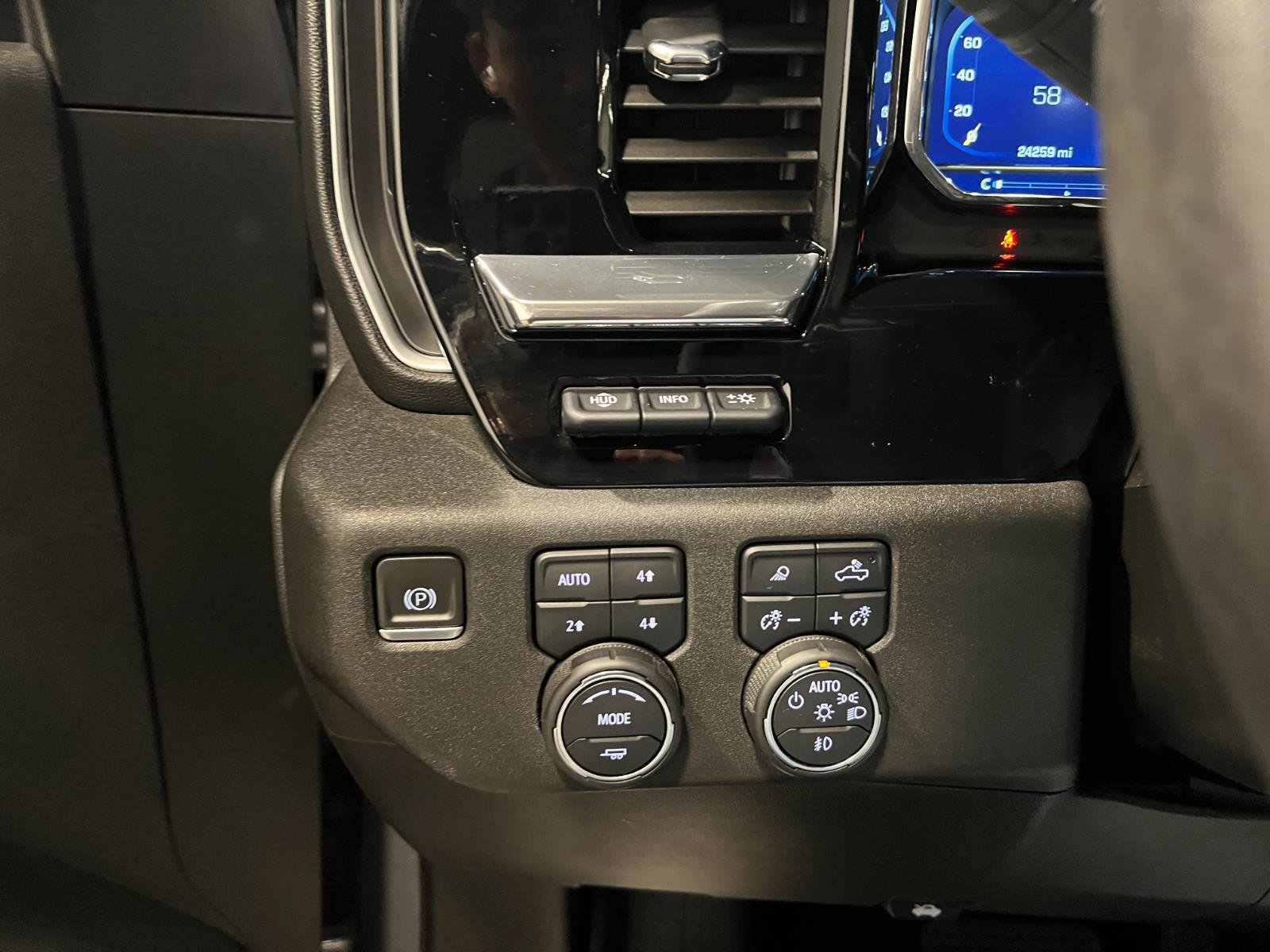 Used 2023 Chevrolet Silverado 1500 High Country w/ High Country Premium Package image 15