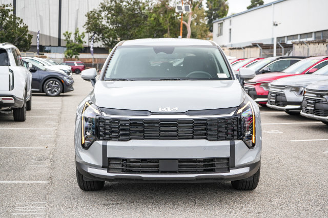 New 2027 Kia Sportage EX FWD image 3