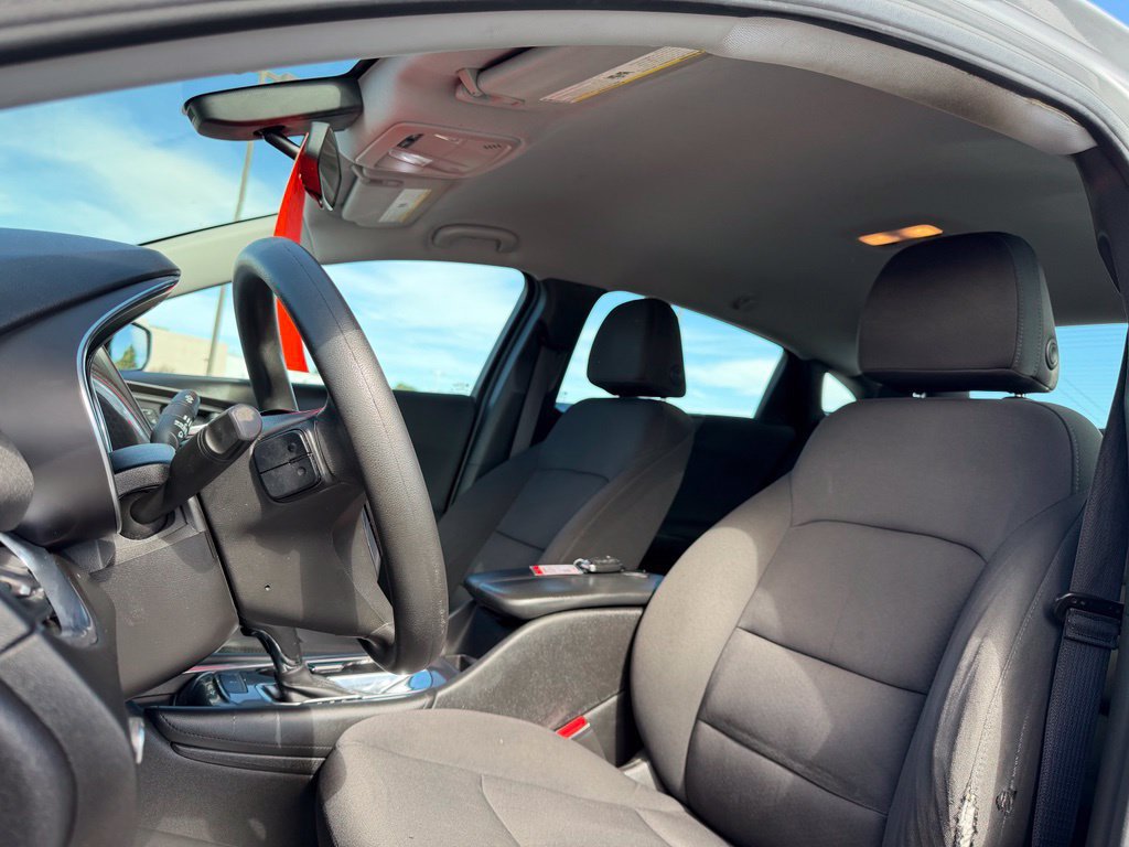 Used 2018 Chevrolet Malibu LT FWD image 15