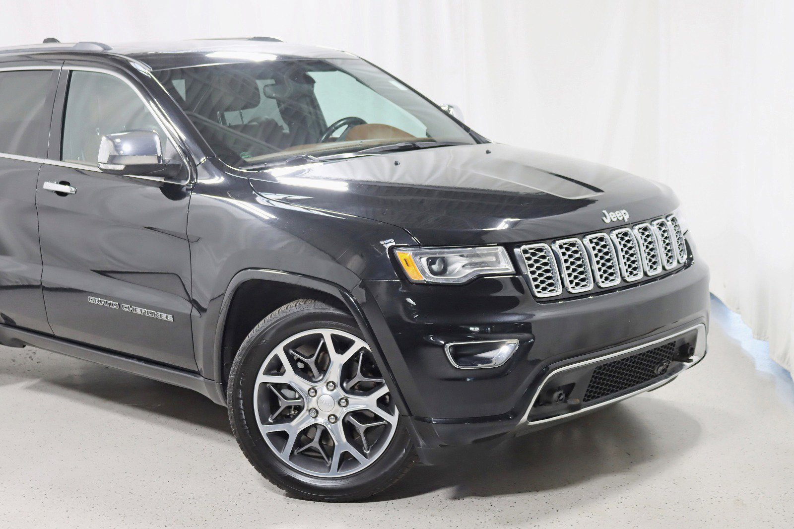 Used 2021 Jeep Grand Cherokee Overland image 2