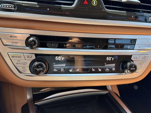 Used 2021 BMW 740i xDrive w/ Luxury Rear Seating Package AWD/4WD image 33