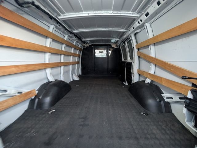 Used 2021 Chevrolet Express 2500 w/ Driver Convenience Package image 10