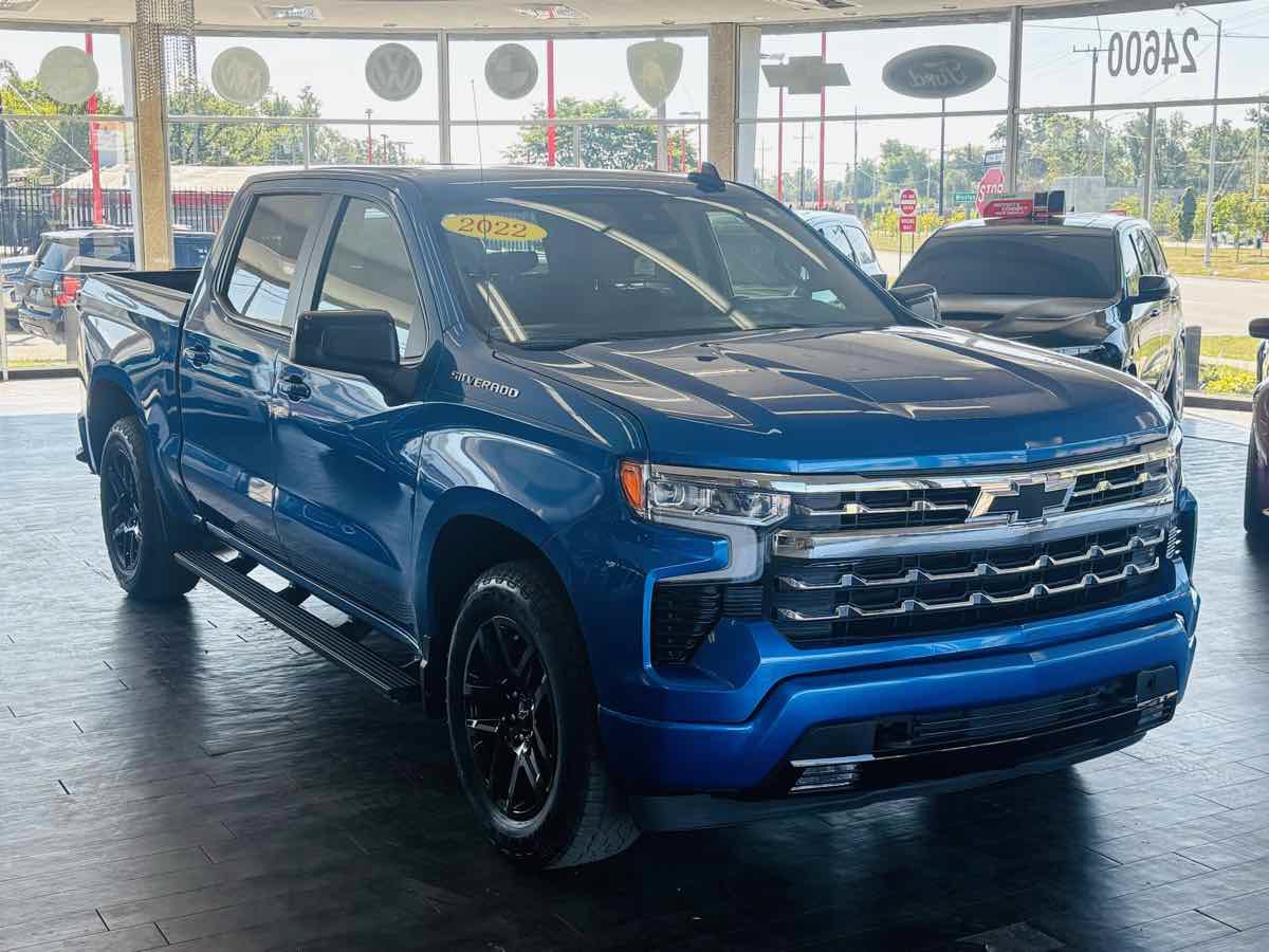 Used 2022 Chevrolet Silverado 1500 RST AWD/4WD image 1