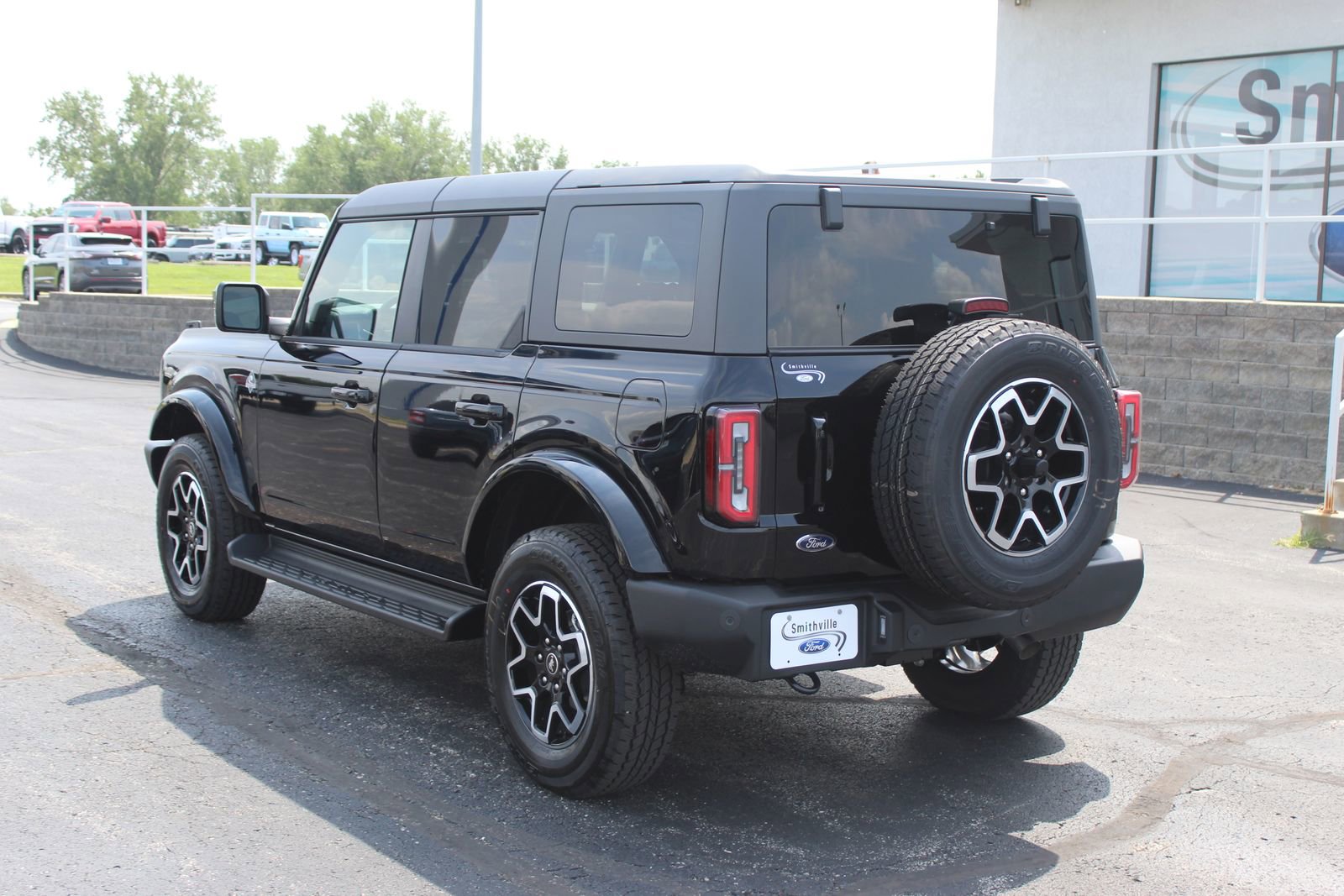 New 2025 Ford Bronco Outer Banks image 3
