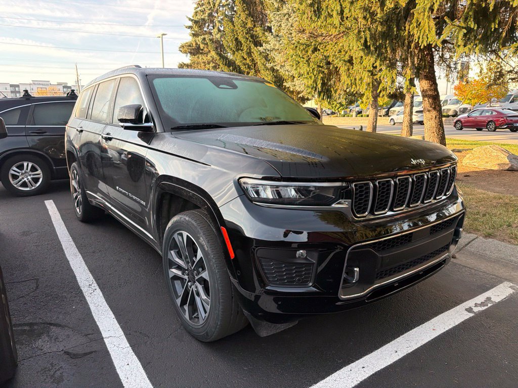 Used 2022 Jeep Grand Cherokee L Overland w/ Luxury Tech Group IV AWD/4WD image 4