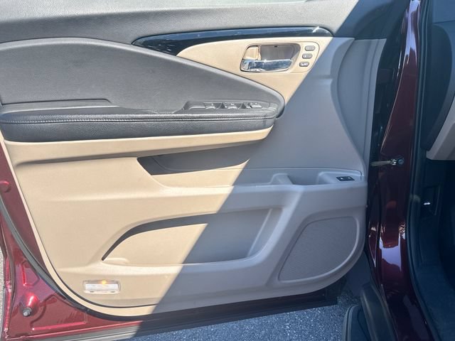 Used 2019 Honda Pilot Touring image 10
