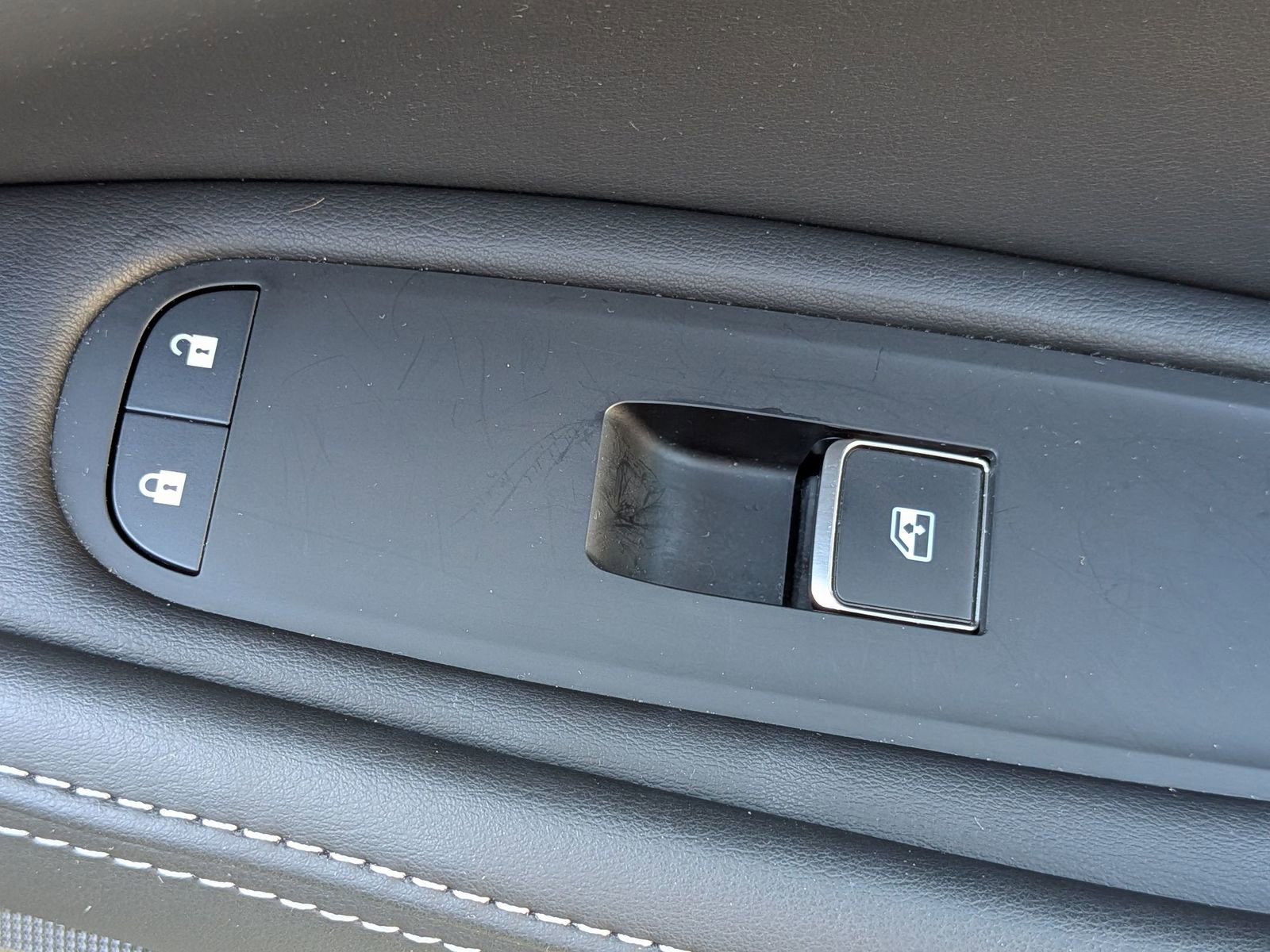 Used 2023 INFINITI QX60 Luxe image 39