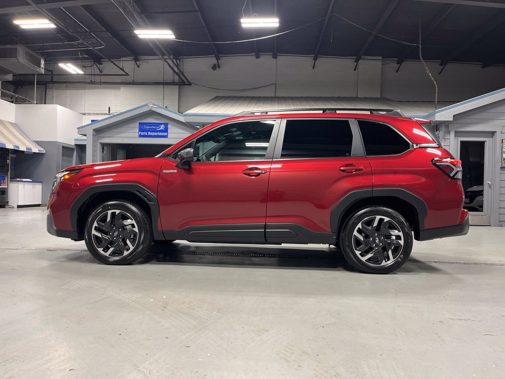 Used 2026 Subaru Forester Premium AWD/4WD image 4