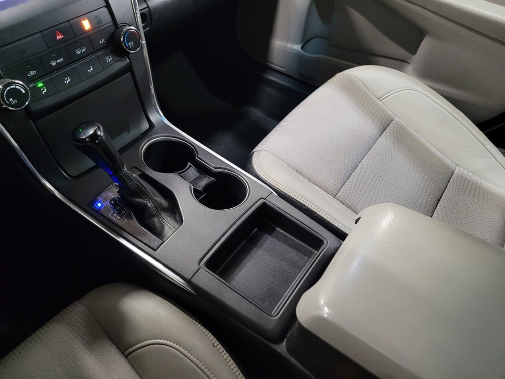 Used 2016 Toyota Camry SE image 26