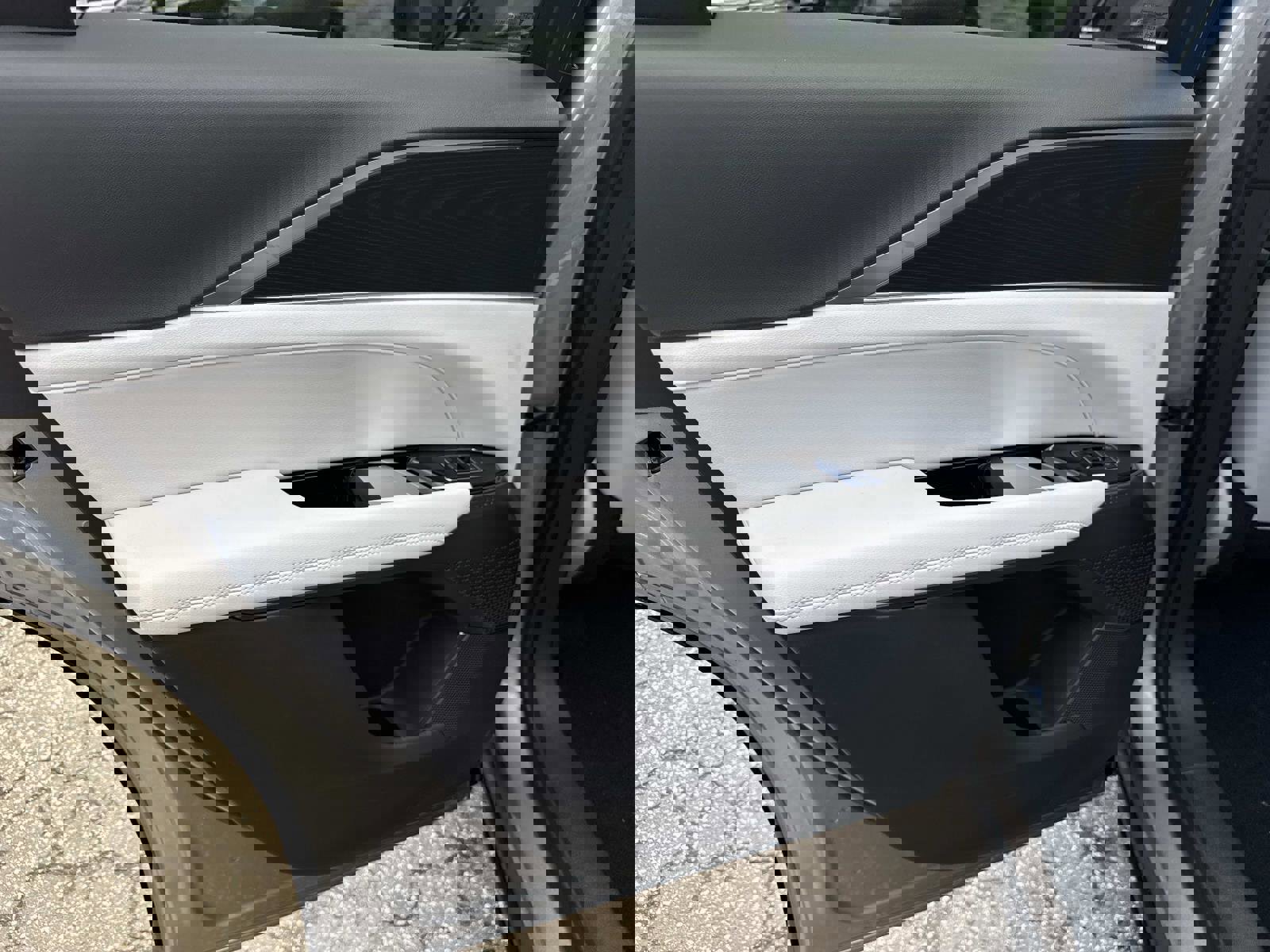 New 2026 Cadillac Lyriq Luxury image 13