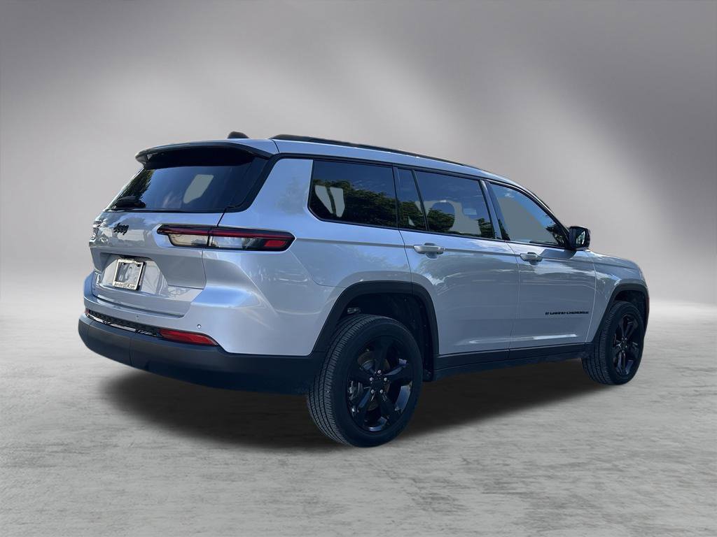Used 2025 Jeep Grand Cherokee L Altitude RWD image 5