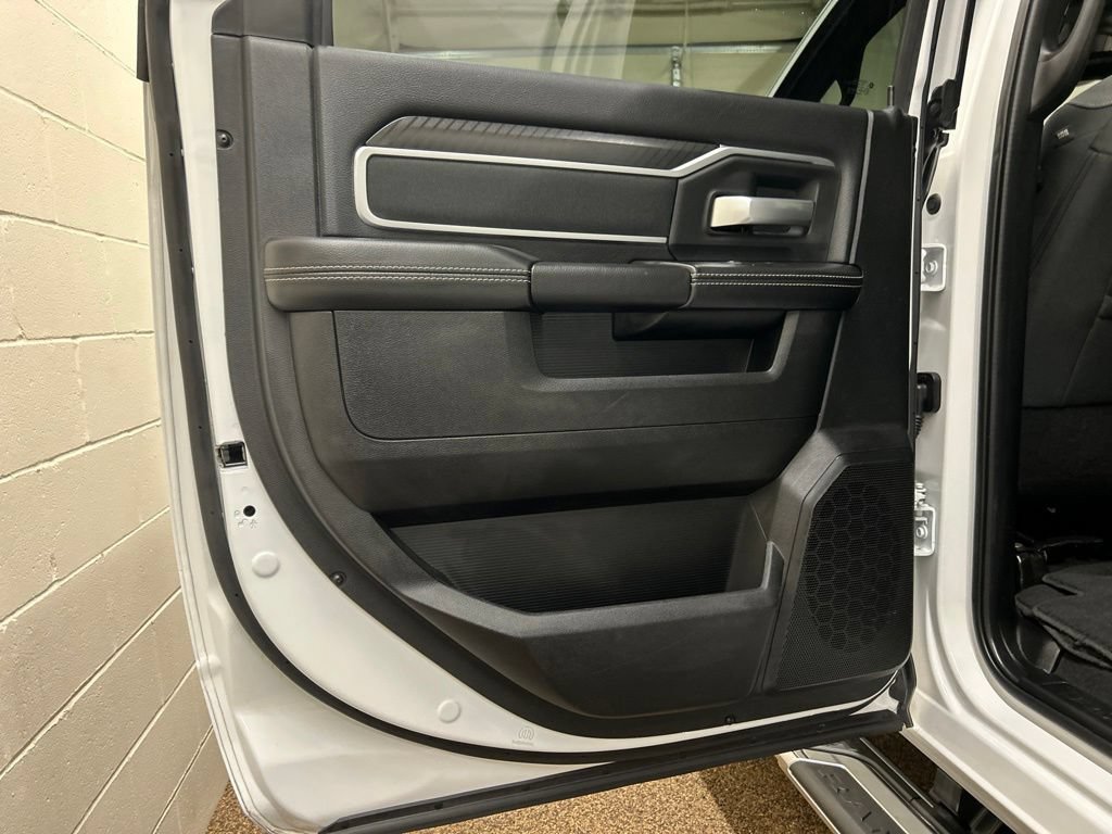 Used 2025 RAM 2500 Big Horn AWD/4WD image 14