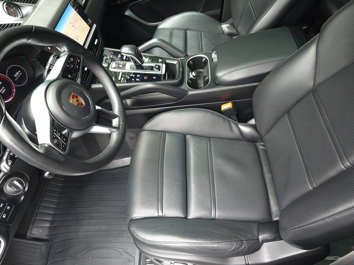 Used 2023 Porsche Cayenne Platinum Edition AWD/4WD image 12