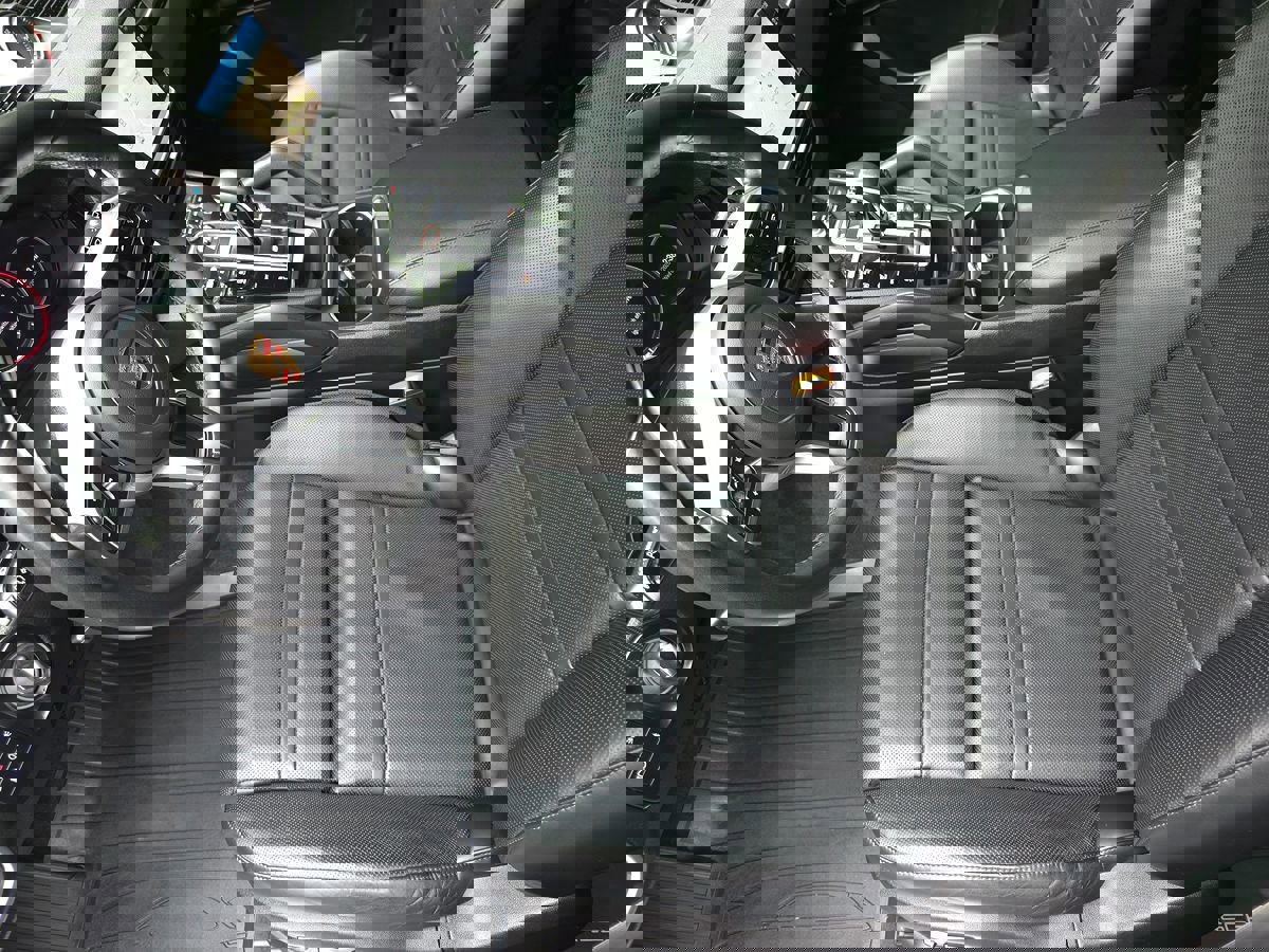 Used 2023 Porsche Cayenne Platinum Edition image 12