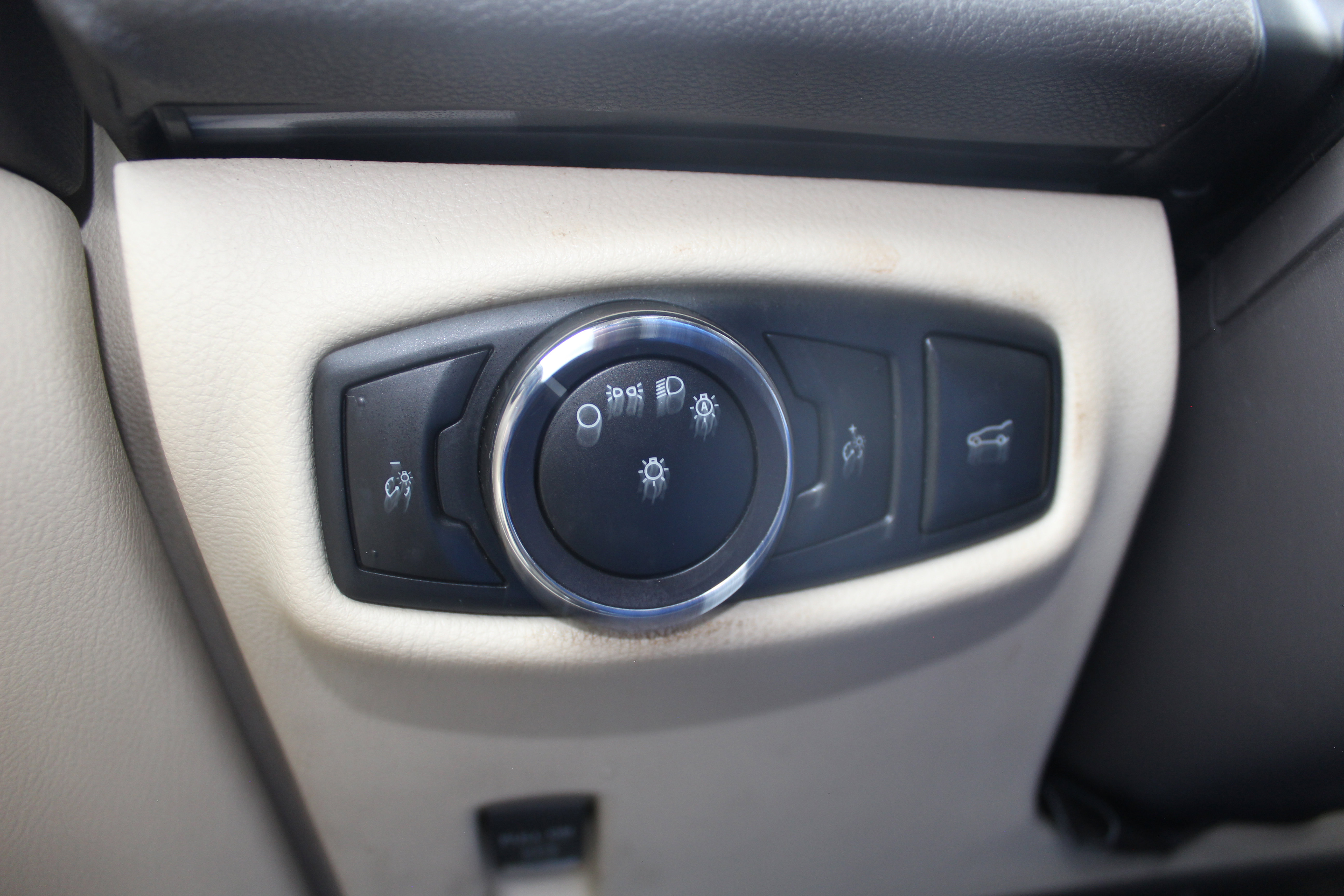 Used 2013 Lincoln MKZ Base image 30