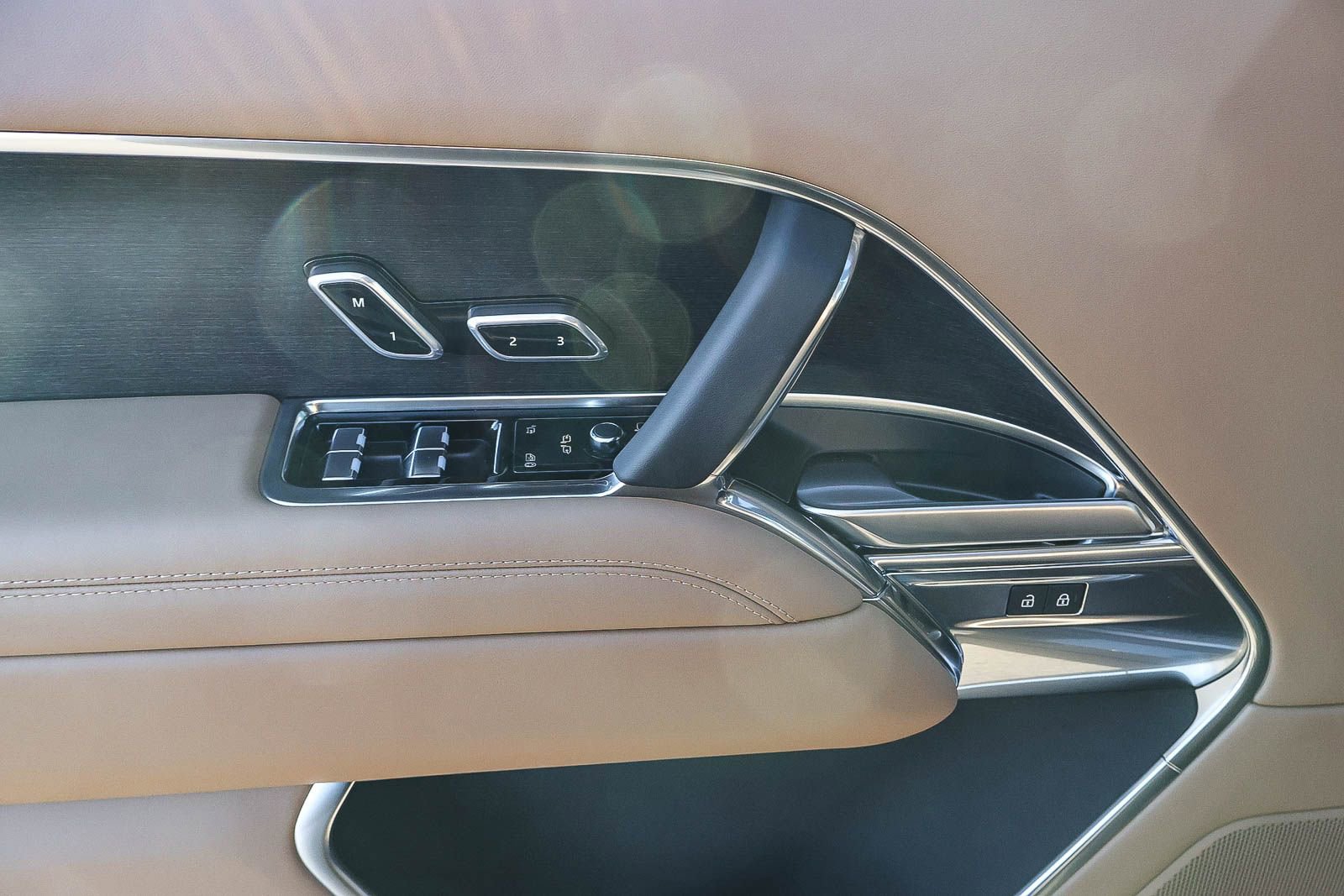 New 2026 Land Rover Range Rover SE image 33