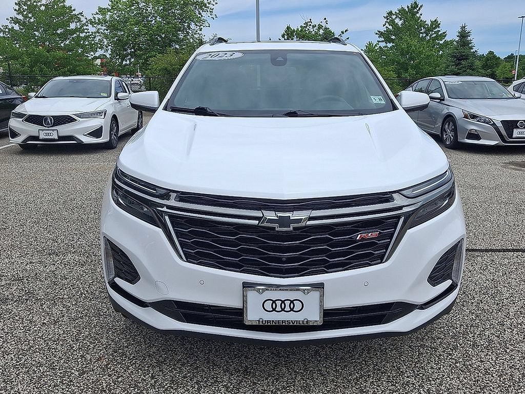 Certified 2023 Chevrolet Equinox RS w/ RS Leather Package AWD/4WD image 2