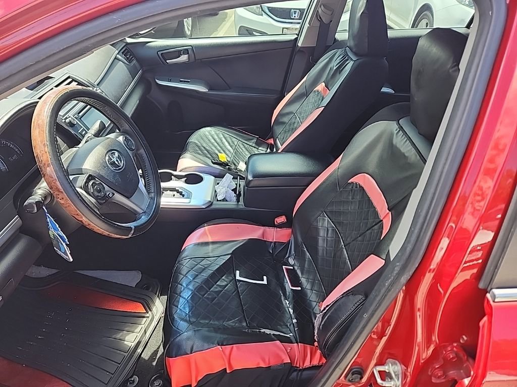 Used 2014 Toyota Camry SE image 10